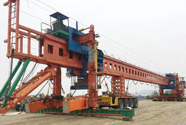 公鐵單導梁架橋機